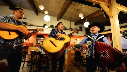 Carlos Medina y Los Gallos, Raton NM October 2013