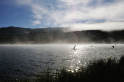 M.O.M. 2014 - Kayaks silhouetted in Lake Maloya fog