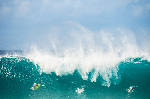 Closeout set at Banzai Pipeline, December 2018