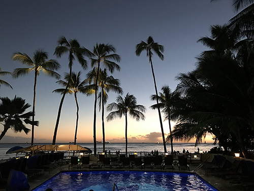 Duke's, Waikiki, sunset