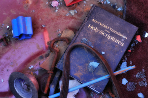 Bible, Raton junkyard